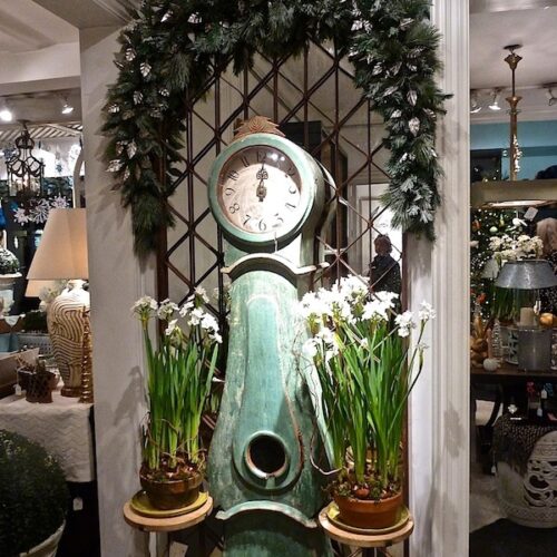 Treillage Swedish clock with paperwhites