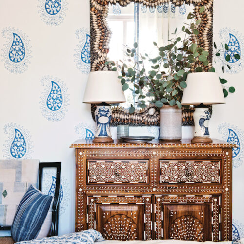 mark-d-sikes-beautiful-blue-and-white-bedroom