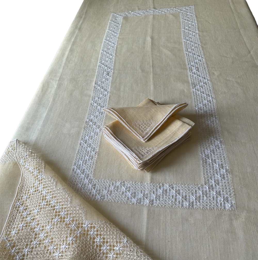 Vintage Italian hand embroidered table linens set in pale yellow