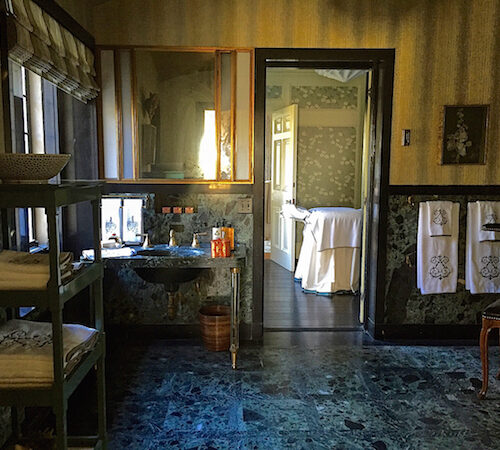 Nina Campbell Mr. Doheny suite bath